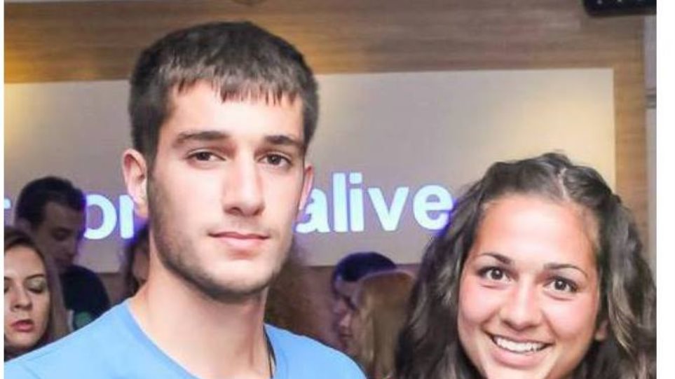 Συγκλονίζει η αδελφή του Βαγγέλη Γιακουμάκη: «Συναντάω στο Ρέθυμνο αυτούς που έκαναν κακό στον αδερφό μου» Συγκλονίζει η αδελφή του Βαγγέλη Γιακουμάκη: «Συναντάω στο Ρέθυμνο αυτούς που έκαναν κακό στον αδερφό μου»