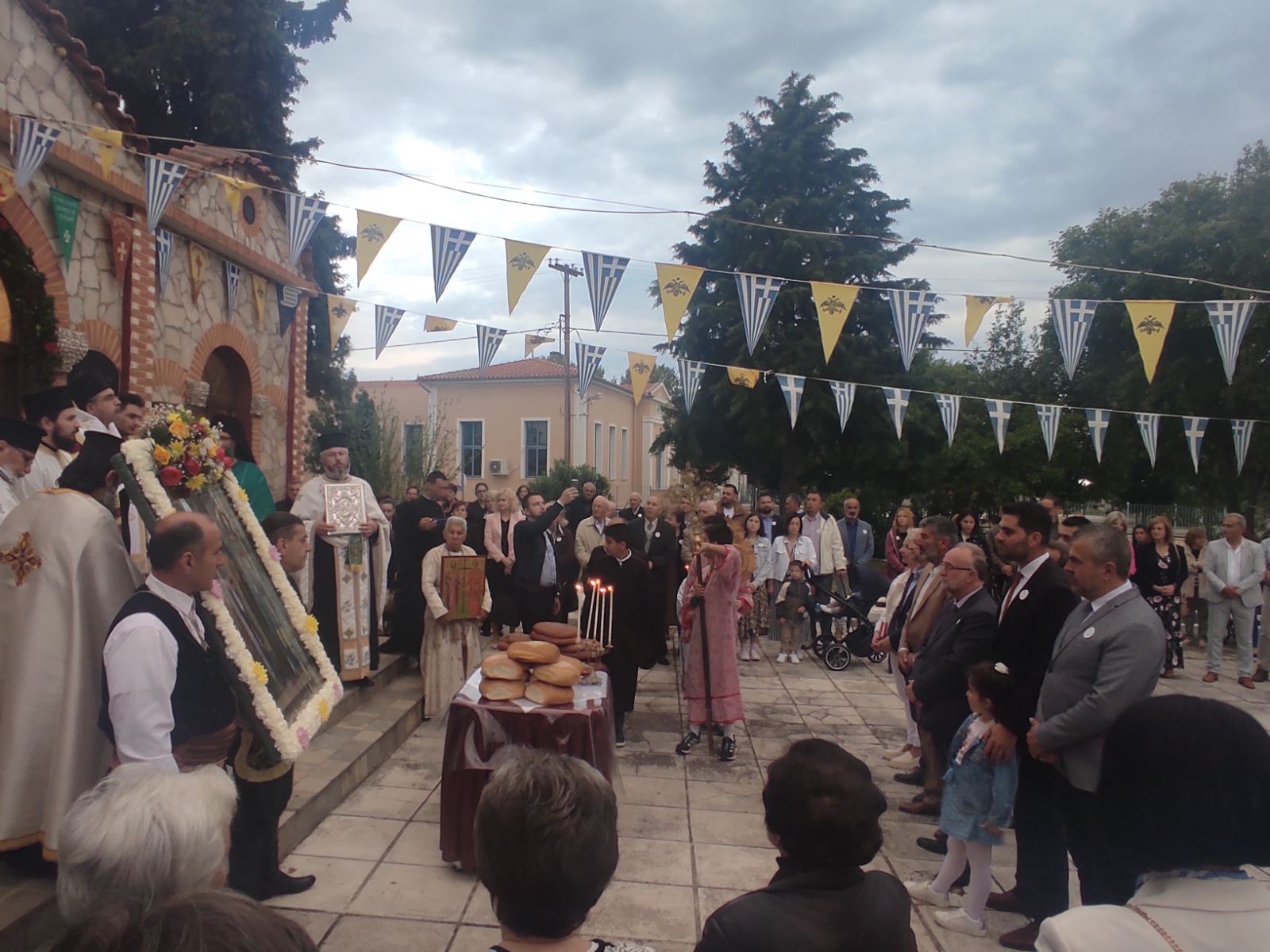 ΠΕΡΙΦΟΡΑ ΕΙΚΟΝΑΣ ΚΑΙ ΠΑΝΗΓΥΡΙ ΣΤΗ ΜΝΗΜΗ ΤΩΝ ΑΓΙΩΝ ΚΩΝΣΤΑΝΤΙΝΟΥ ΚΑΙ ΕΛΕΝΗΣ, ΠΟΛΙΟΥΧΩΝ ΤΩΝ ΣΑΠΩΝ ΠΕΡΙΦΟΡΑ ΕΙΚΟΝΑΣ ΚΑΙ ΠΑΝΗΓΥΡΙ ΣΤΗ ΜΝΗΜΗ ΤΩΝ ΑΓΙΩΝ ΚΩΝΣΤΑΝΤΙΝΟΥ ΚΑΙ ΕΛΕΝΗΣ, ΠΟΛΙΟΥΧΩΝ ΤΩΝ ΣΑΠΩΝ