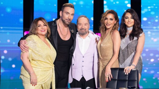 J2US: Ζαφείρης Μελάς, Κώστας Αγέρης και Δημήτρης Σχοινάς έβαλαν «φωτιά» στη σκηνή του σόου (video) J2US: Ζαφείρης Μελάς, Κώστας Αγέρης και Δημήτρης Σχοινάς έβαλαν «φωτιά» στη σκηνή του σόου (video)