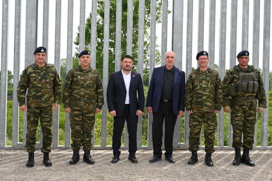 Έβρος: Επίσκεψη Μεϊμαράκη και Χαρδαλιά στον φράχτη – «Είναι αναγκαίο αποτρεπτικό εργαλείο» (φωτος) Έβρος: Επίσκεψη Μεϊμαράκη και Χαρδαλιά στον φράχτη – «Είναι αναγκαίο αποτρεπτικό εργαλείο» (φωτος)