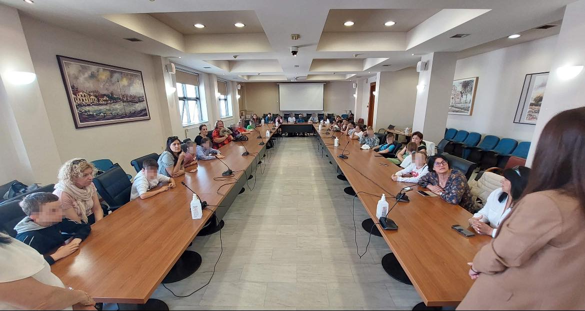 Μαθητές από πέντε ξένες χώρες στο Δημαρχείο Αλεξανδρούπολης Μαθητές από πέντε ξένες χώρες στο Δημαρχείο Αλεξανδρούπολης