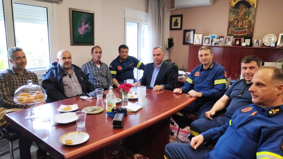 Συνάντηση του Δημάρχου Θάσου με το Συντονιστή Επιχειρήσεων Κεν. Μακεδονίας και ΑΜΘ του Πυροσβεστικού Σώματος Συνάντηση του Δημάρχου Θάσου με το Συντονιστή Επιχειρήσεων Κεν. Μακεδονίας και ΑΜΘ του Πυροσβεστικού Σώματος