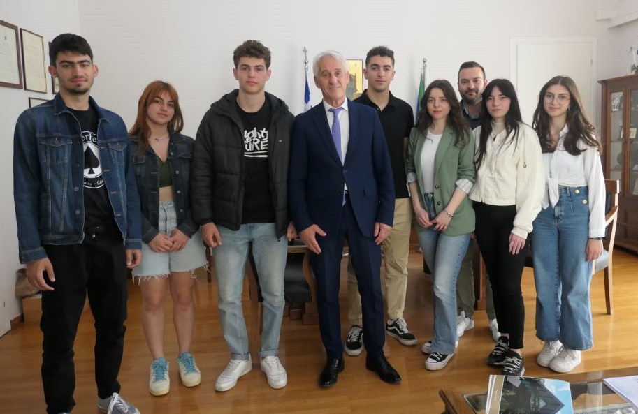 Συνάντηση Δημάρχου Ξάνθης με τους μαθητές του νεανικού εργαστηρίου Xanthi CityLab Συνάντηση Δημάρχου Ξάνθης με τους μαθητές του νεανικού εργαστηρίου Xanthi CityLab