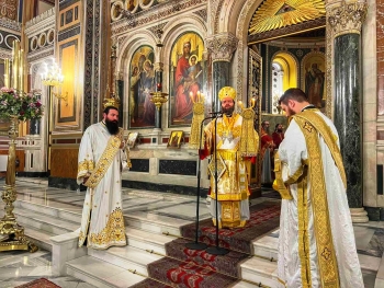 Ο Μητροπολίτης Μαρωνείας τέλεσε ιερά αγρυπνία ενώπιον της εικόνας της Παναγίας «ΑΞΙΟΝ ΕΣΤΙ» στην Αθήνα Ο Μητροπολίτης Μαρωνείας τέλεσε ιερά αγρυπνία ενώπιον της εικόνας της Παναγίας «ΑΞΙΟΝ ΕΣΤΙ» στην Αθήνα