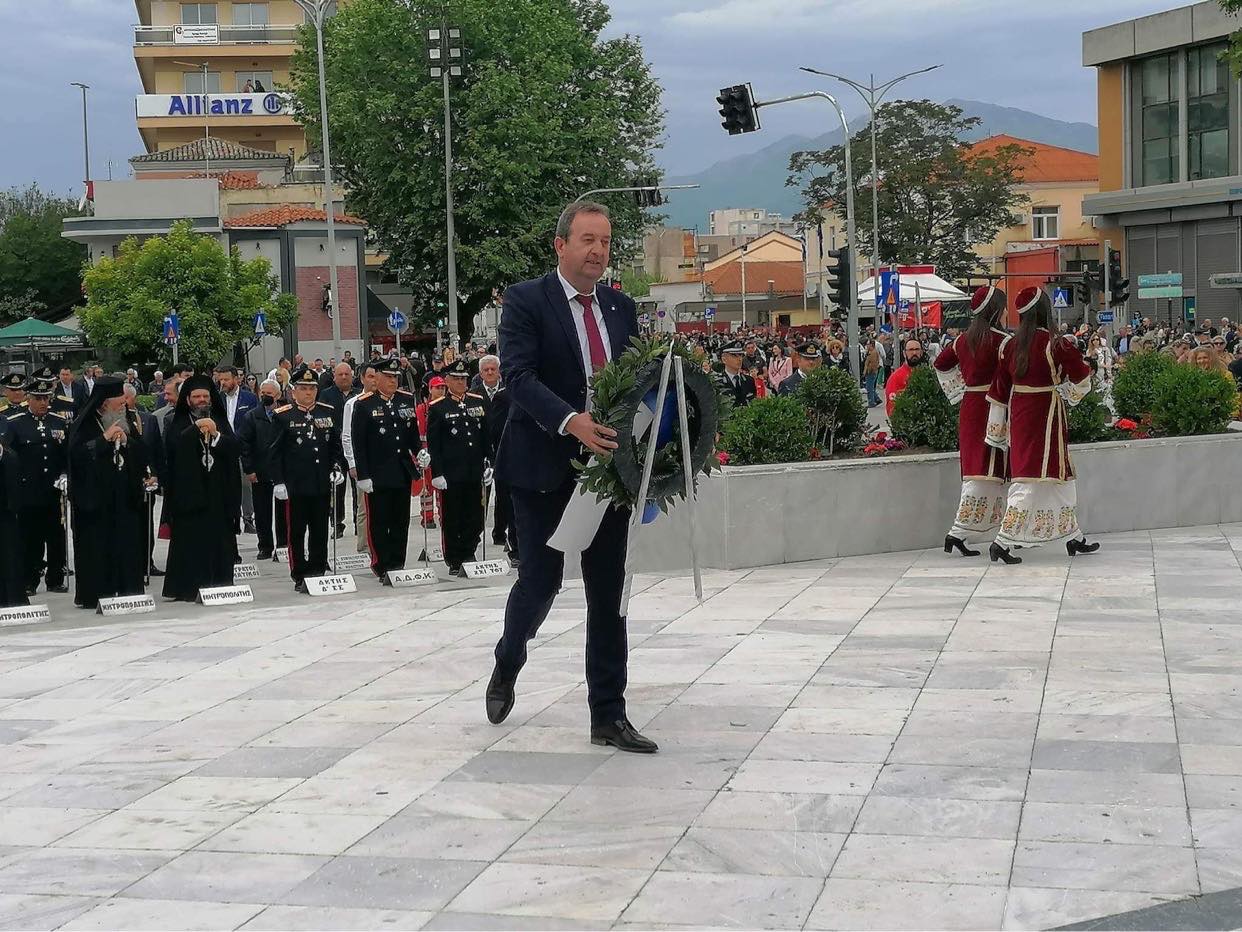 Ο υποψήφιος βουλευτής Ροδόπης ΣΥΡΙΖΑ-ΠΣ Δημήτρης Χαρίτου στον εορτασμό της 14ης Μαΐου στην Κομοτηνή