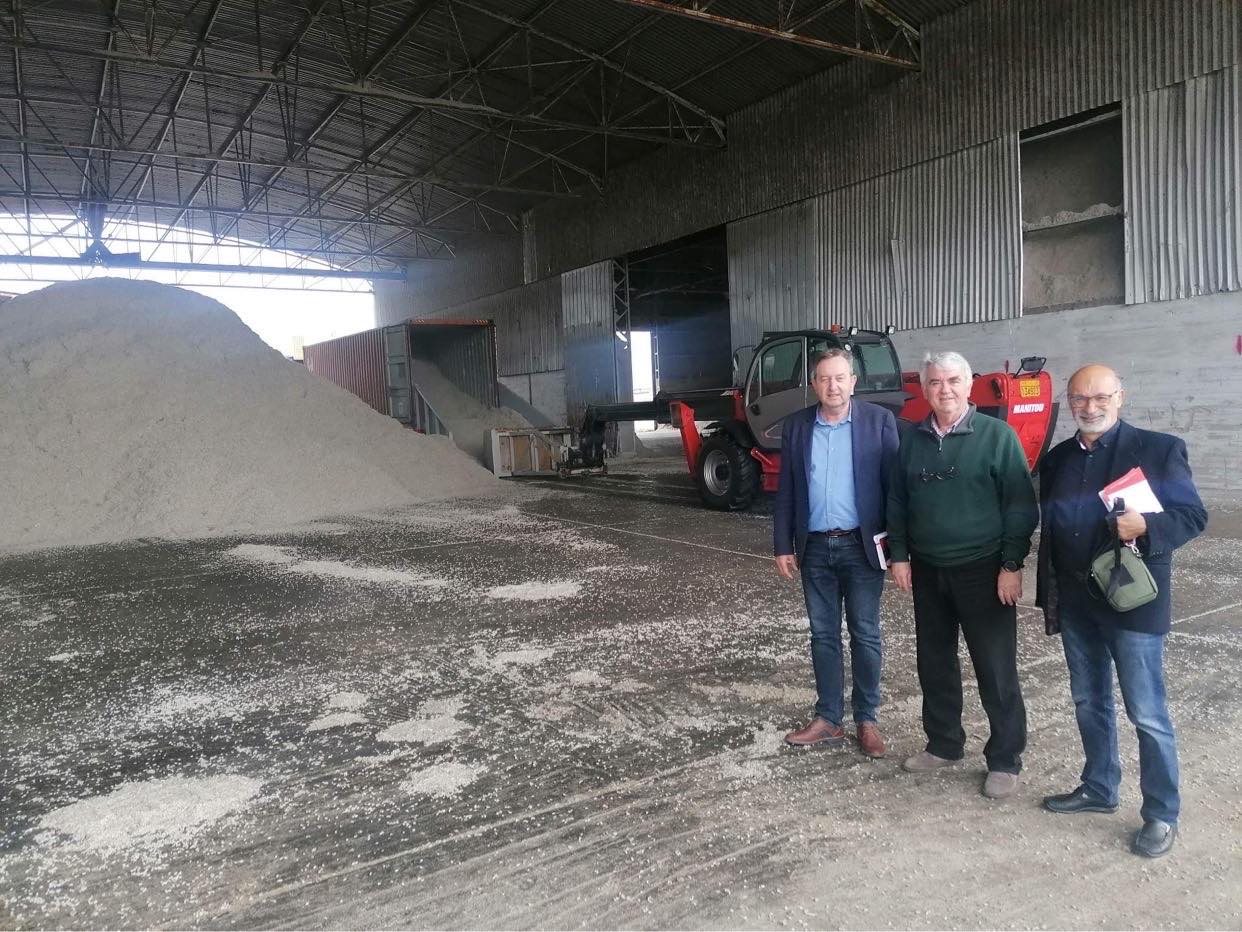 Ο υποψήφιος βουλευτής Ροδόπης ΣΥΡΙΖΑ-ΠΣ Δημήτρης Χαρίτου στα Θρακικά Εκκοκιστήρια και την Βεργίνα Ζυθοποιία Μακεδονίας-Θράκης Ο υποψήφιος βουλευτής Ροδόπης ΣΥΡΙΖΑ-ΠΣ Δημήτρης Χαρίτου στα Θρακικά Εκκοκιστήρια και την Βεργίνα Ζυθοποιία Μακεδονίας-Θράκης