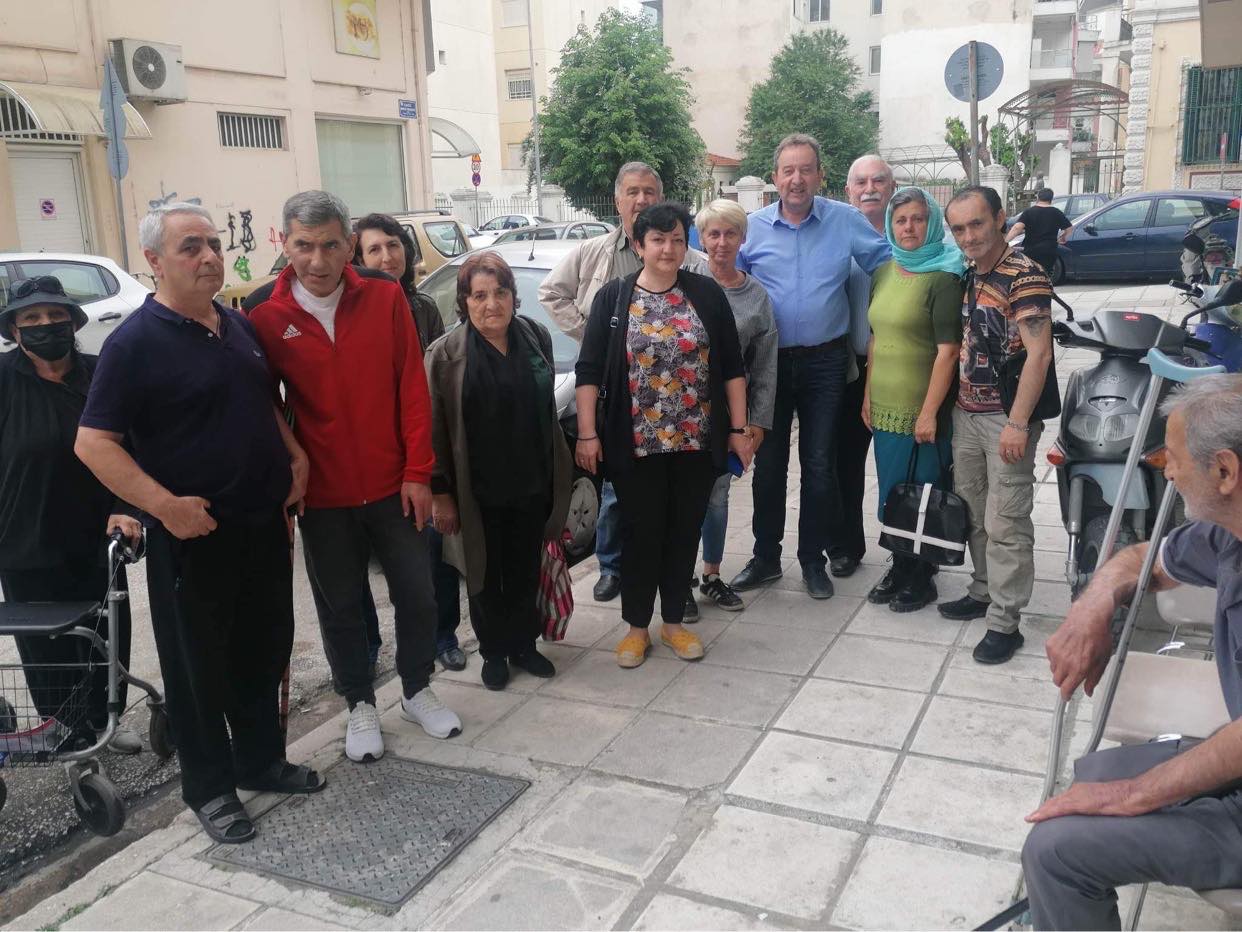 Ο υποψήφιος βουλευτής Ροδόπης ΣΥΡΙΖΑ-ΠΣ Δημήτρης Χαρίτου εξέφρασε την υποστήριξή του στις ανάγκες των ενοίκων της στέγης παλιννοστούντων στην Κομοτηνή Ο υποψήφιος βουλευτής Ροδόπης ΣΥΡΙΖΑ-ΠΣ Δημήτρης Χαρίτου εξέφρασε την υποστήριξή του στις ανάγκες των ενοίκων της στέγης παλιννοστούντων στην Κομοτηνή