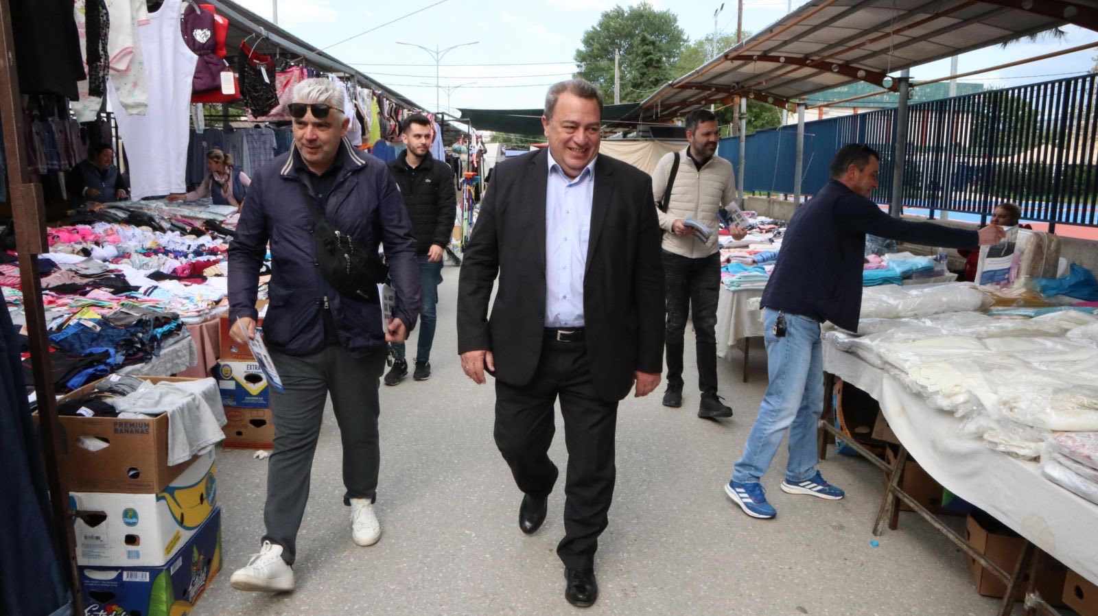 Ο ΕΥΡΙΠΙΔΗΣ ΣΤΥΛΙΑΝΙΔΗΣ στην λαϊκή αγορά της Κομοτηνής (fotos) Ο ΕΥΡΙΠΙΔΗΣ ΣΤΥΛΙΑΝΙΔΗΣ στην λαϊκή αγορά της Κομοτηνής (fotos)