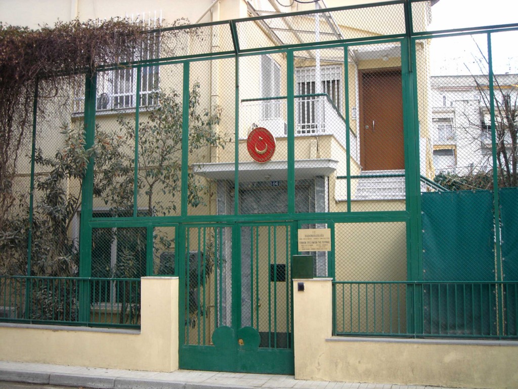 Πολιτικοί μάγκες εκ του ασφαλούς Πολιτικοί μάγκες εκ του ασφαλούς