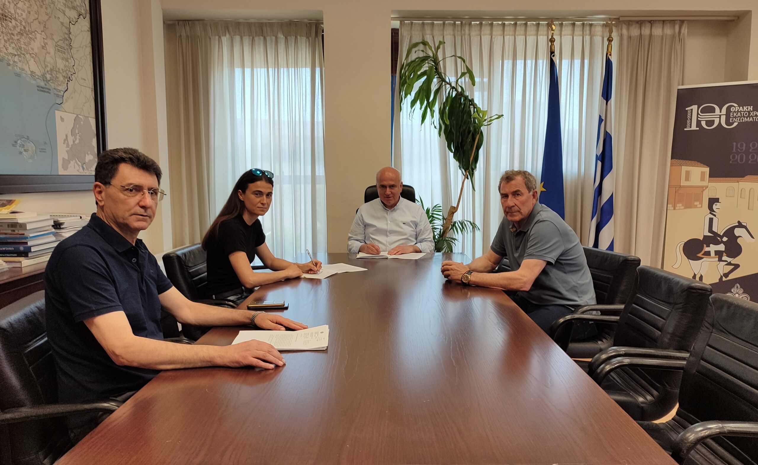 Υπογράφηκε από τον Περιφερειάρχη ΑΜΘ Χρήστο Μέτιο και την ανάδοχο εταιρεία η σύμβαση για τις εναέριες δράσεις καταπολέμησης των κουνουπιώνγια τα έτη 2023-2025 Υπογράφηκε από τον Περιφερειάρχη ΑΜΘ Χρήστο Μέτιο και την ανάδοχο εταιρεία η σύμβαση για τις εναέριες δράσεις καταπολέμησης των κουνουπιώνγια τα έτη 2023-2025