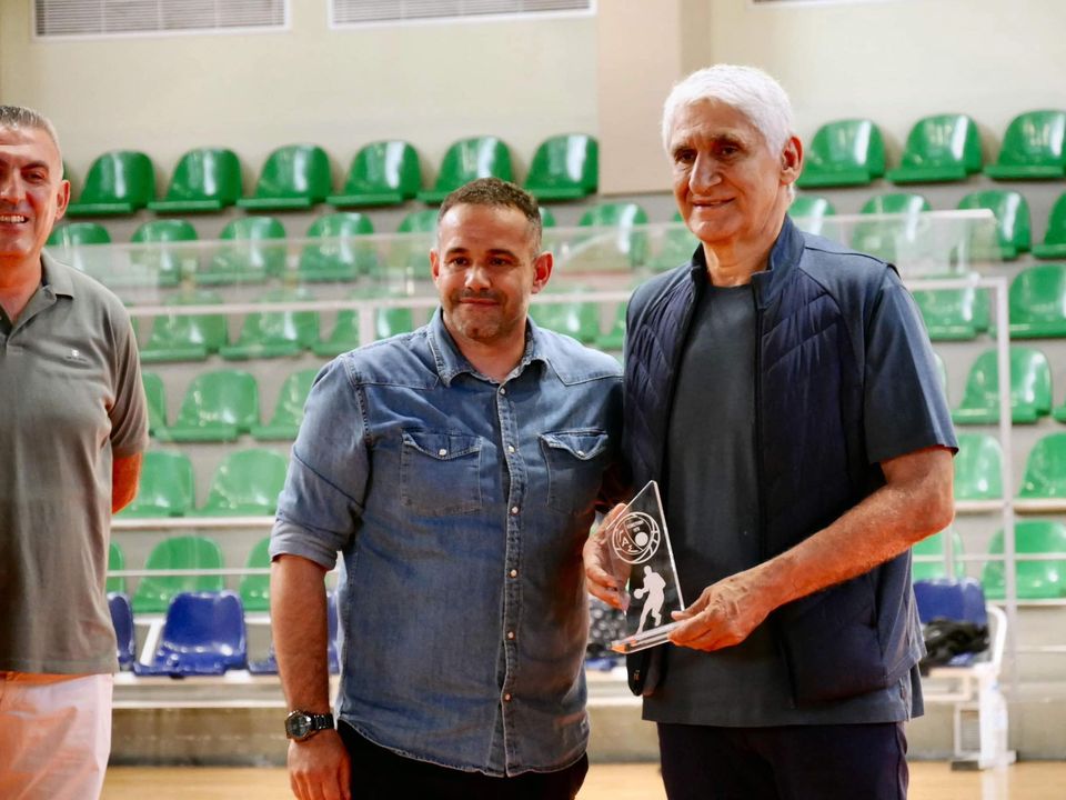 Κομοτηνή: Στο κλειστό γυμναστήριο του 2ου Λυκείου η τελετή λήξης της σεζόν για τα τμήματα ακαδημιών μπάσκετ του ΓΑΣ Κομοτηνή, με Γιαννάκη-Χατζηβρέττα και Καλαμπόκη (φωτος) Κομοτηνή: Στο κλειστό γυμναστήριο του 2ου Λυκείου η τελετή λήξης της σεζόν για τα τμήματα ακαδημιών μπάσκετ του ΓΑΣ Κομοτηνή, με Γιαννάκη-Χατζηβρέττα και Καλαμπόκη (φωτος)