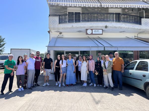 Σπουδαστές του ΙΕΚ επισκέφτηκαν τα εργαστήρια της εταιρίας «αξίΖΩ» ΙΚΕ Σπουδαστές του ΙΕΚ επισκέφτηκαν τα εργαστήρια της εταιρίας «αξίΖΩ» ΙΚΕ