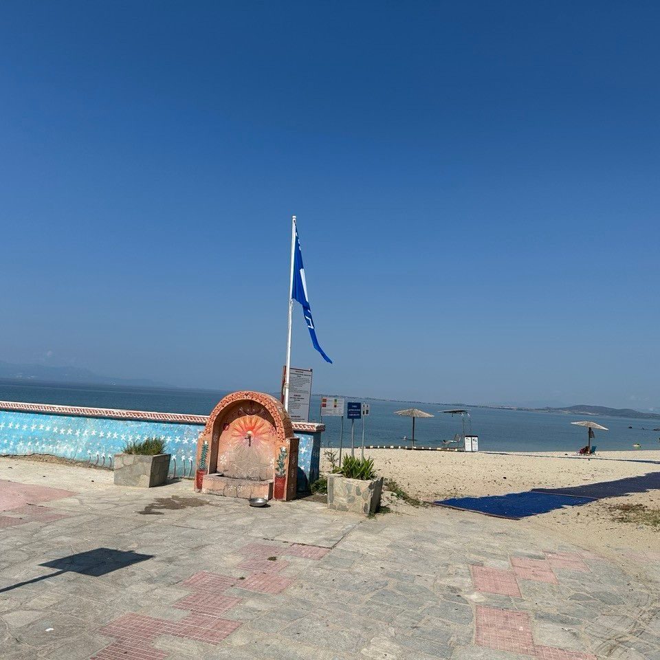 Σε τέσσερις ακτές κυματίζουν γαλάζιες σημαίες, στα γεωγραφικά όρια του Δήμου Κομοτηνής