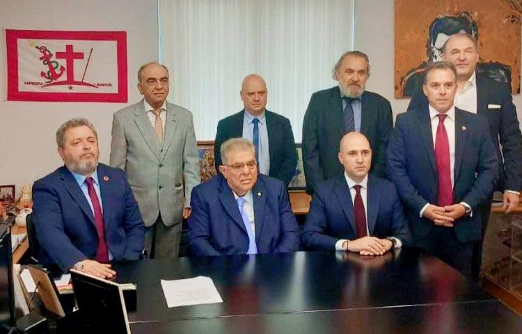 Εκλογές: Αυξάνονται και πληθύνονται τα ακροδεξιά κομματίδια στον συνασπισμό Μπογδάνου-Εμφιετζόγλου Εκλογές: Αυξάνονται και πληθύνονται τα ακροδεξιά κομματίδια στον συνασπισμό Μπογδάνου-Εμφιετζόγλου