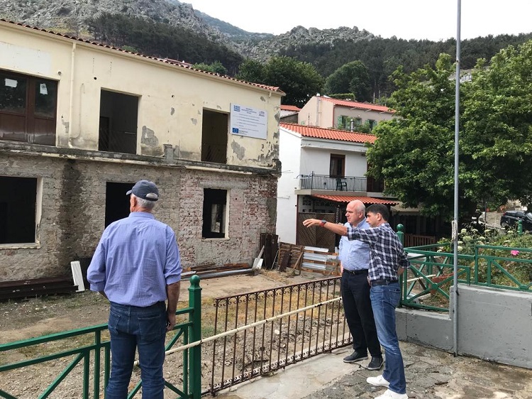 Περιφερειακή Σύνθεση : «Επικοινωνιακά «τρικ» του Περιφερειάρχη στη Σαμοθράκη» Περιφερειακή Σύνθεση : «Επικοινωνιακά «τρικ» του Περιφερειάρχη στη Σαμοθράκη»