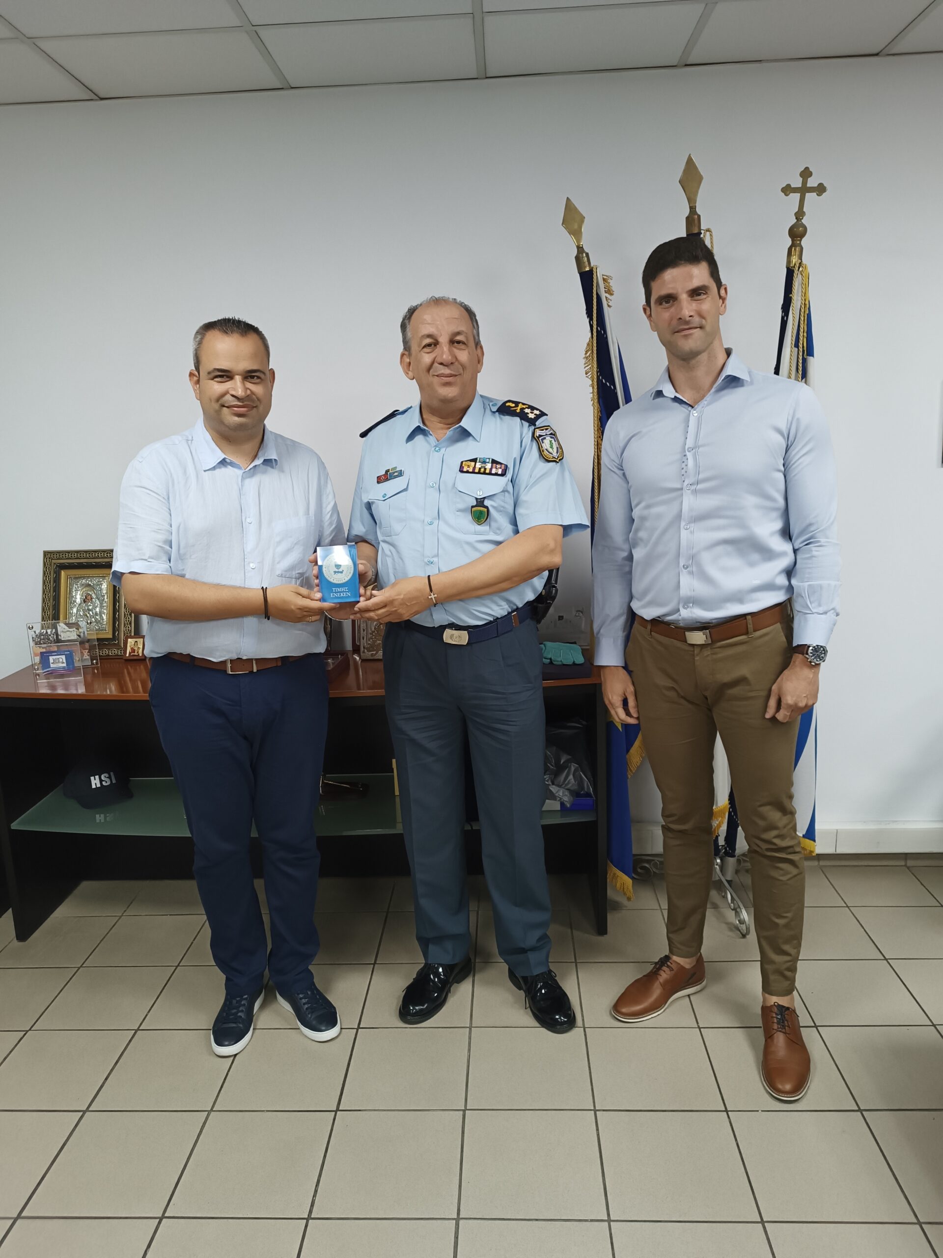 Συνάντηση της Ένωσης Αξιωματικών ΕΛ.ΑΣ ΑΜΘ με το Γενικό Επιθεωρητή Αστυνομίας Βορείου Ελλάδας Συνάντηση της Ένωσης Αξιωματικών ΕΛ.ΑΣ ΑΜΘ με το Γενικό Επιθεωρητή Αστυνομίας Βορείου Ελλάδας