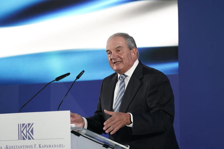 Πρόεδρος του δ.σ. της ΣΕΚΕ αναλαμβάνει ο πρώην πρωθυπουργός Κώστας Καραμανλής Πρόεδρος του δ.σ. της ΣΕΚΕ αναλαμβάνει ο πρώην πρωθυπουργός Κώστας Καραμανλής