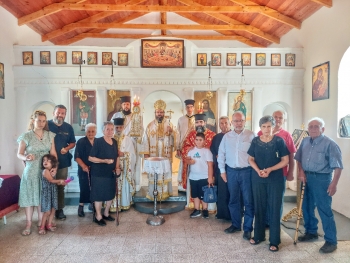 Θεία Λειτουργία στον Έβρενο Ροδόπης Θεία Λειτουργία στον Έβρενο Ροδόπης