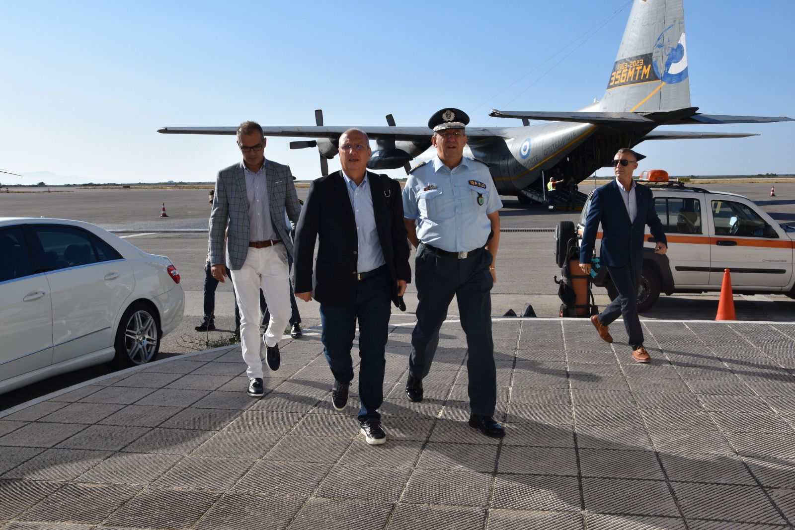 Επίσκεψη-αυτοψία σε περιοχές του Έβρου και της Ροδόπης που επλήγησαν από την πυρκαγιά, πραγματοποίησε ο υπουργός Προστασίας του Πολίτη (φωτος) Επίσκεψη-αυτοψία σε περιοχές του Έβρου και της Ροδόπης που επλήγησαν από την πυρκαγιά, πραγματοποίησε ο υπουργός Προστασίας του Πολίτη (φωτος)