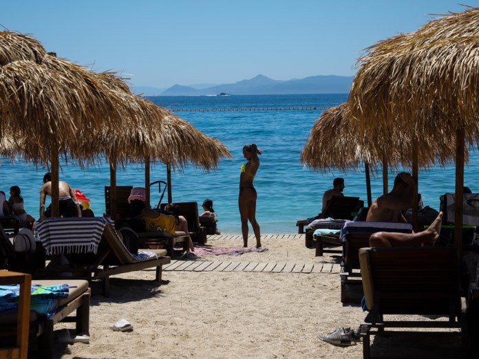 Θάσος: Πολίτες που διεκδικούν ελεύθερη πρόσβαση στην παραλία πραγματοποίησαν κινητοποίηση στις Μαριές Θάσου- Η περιοχή έχει καταληφθεί εξ ολοκλήρου από ξαπλώστρες Θάσος: Πολίτες που διεκδικούν ελεύθερη πρόσβαση στην παραλία πραγματοποίησαν κινητοποίηση στις Μαριές Θάσου- Η περιοχή έχει καταληφθεί εξ ολοκλήρου από ξαπλώστρες
