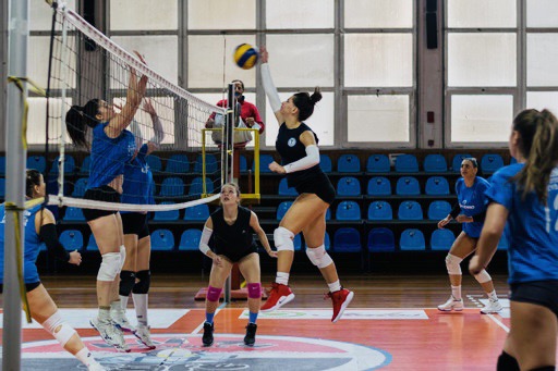 Η Αγγελική Σαράντη στην ΑΕ Κομοτηνής Η Αγγελική Σαράντη στην ΑΕ Κομοτηνής