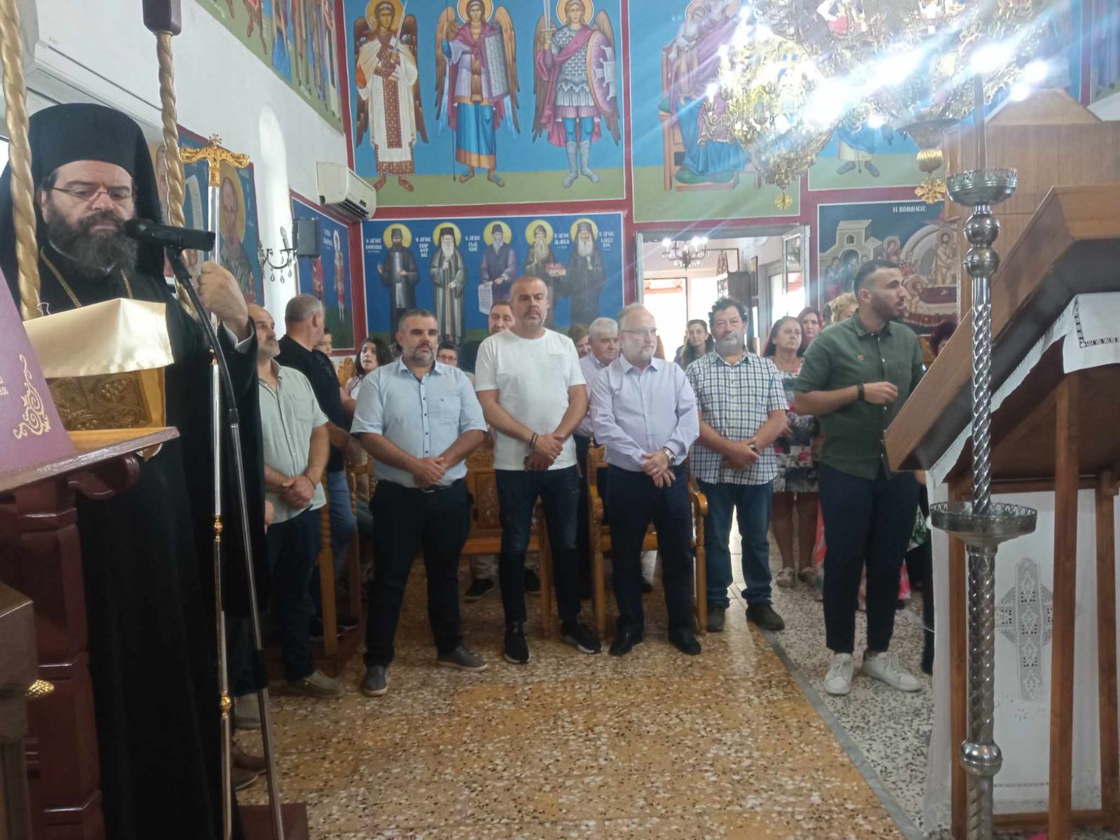 ΣΤΗΝ ΑΚΟΛΟΥΘΙΑ ΤΟΥ ΜΕΓΑΛΟΥ ΠΑΡΑΚΛΗΤΙΚΟΥ ΚΑΝΟΝΟΣ ΣΤΟΝ ΝΑΟ ΚΟΙΜΗΣΕΩΣ ΤΗΣ ΘΕΟΤΟΚΟΥ Ν. ΠΕΤΡΑΣ ΠΑΡΑΒΡΕΘΗΚΕ Ο ΔΗΜΑΡΧΟΣ ΜΑΡΩΝΕΙΑΣ-ΣΑΠΩΝ Κ. ΝΤΙΝΟΣ ΧΑΡΙΤΟΠΟΥΛΟΣ ΣΤΗΝ ΑΚΟΛΟΥΘΙΑ ΤΟΥ ΜΕΓΑΛΟΥ ΠΑΡΑΚΛΗΤΙΚΟΥ ΚΑΝΟΝΟΣ ΣΤΟΝ ΝΑΟ ΚΟΙΜΗΣΕΩΣ ΤΗΣ ΘΕΟΤΟΚΟΥ Ν. ΠΕΤΡΑΣ ΠΑΡΑΒΡΕΘΗΚΕ Ο ΔΗΜΑΡΧΟΣ ΜΑΡΩΝΕΙΑΣ-ΣΑΠΩΝ Κ. ΝΤΙΝΟΣ ΧΑΡΙΤΟΠΟΥΛΟΣ