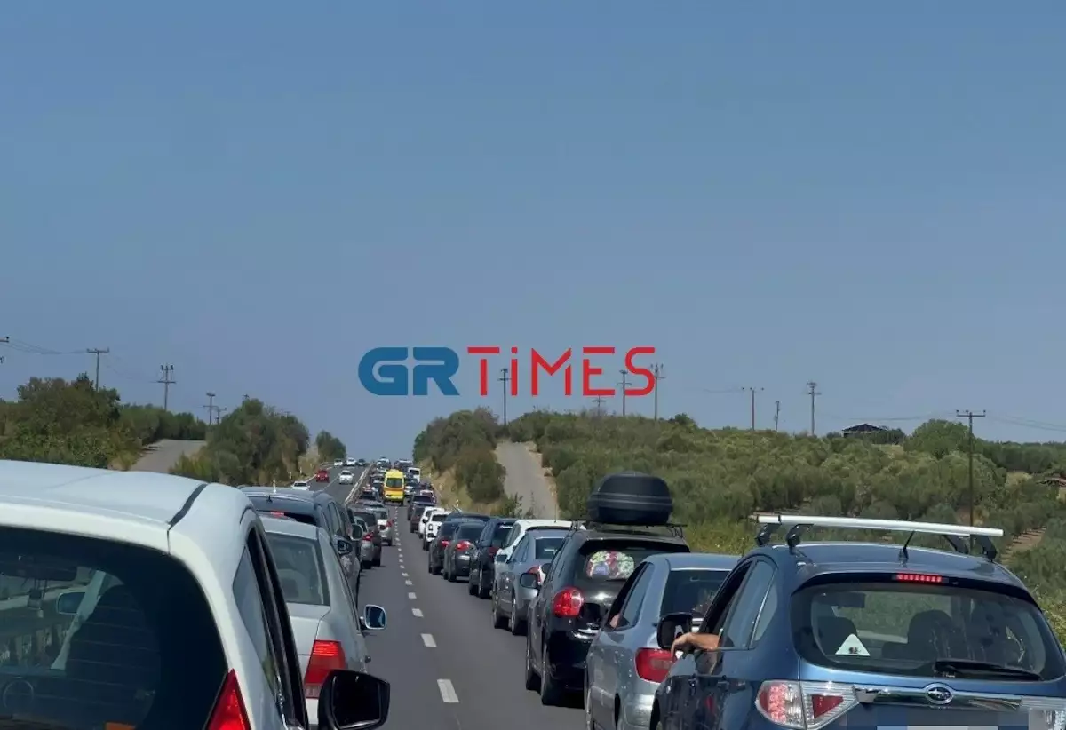 Δύο τροχαία ατυχήματα σχεδόν ταυτόχρονα στην Εθνική Οδό Θεσσαλονίκης – Μουδανιών Δύο τροχαία ατυχήματα σχεδόν ταυτόχρονα στην Εθνική Οδό Θεσσαλονίκης – Μουδανιών
