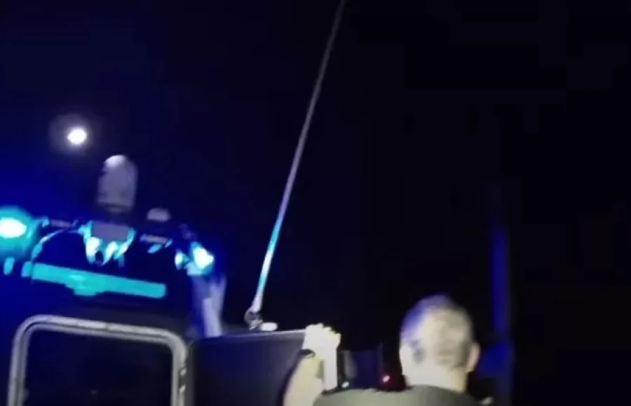 Κύμη: Άνδρες του Λιμενικού συλλάβανε Τούρκους διακινητές Κύμη: Άνδρες του Λιμενικού συλλάβανε Τούρκους διακινητές