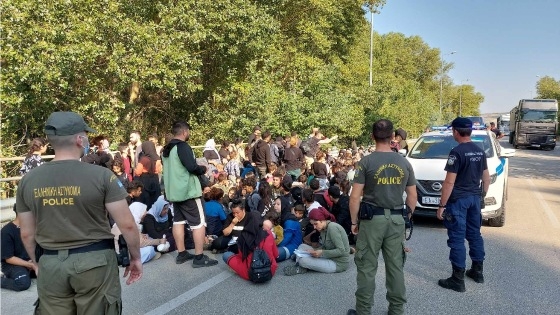 Παράτυποι μετανάστες εντοπίστηκαν στη γέφυρα Μαρασίων Παράτυποι μετανάστες εντοπίστηκαν στη γέφυρα Μαρασίων