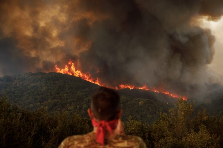 Θράκη-φωτιές: Μαίνεται για 10η μέρα  η πυρκαγιά στον Έβρο – Μάχη με τις φλόγες και σε δύο σημεία στο Ν.Ροδόπης