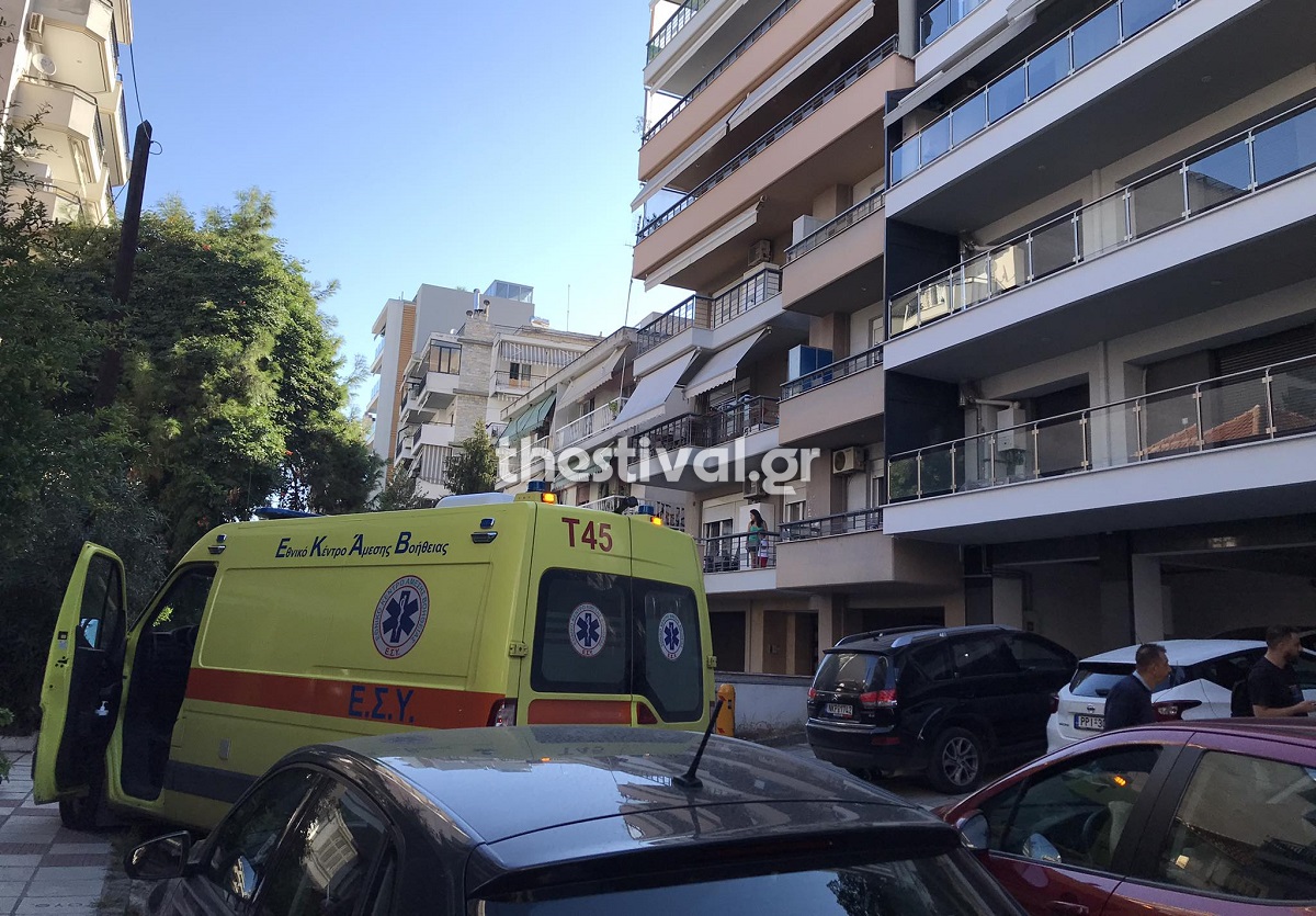 Θεσσαλονίκη: Αστυνομικός σκότωσε την πρώην γυναίκα του και αυτοκτόνησε Θεσσαλονίκη: Αστυνομικός σκότωσε την πρώην γυναίκα του και αυτοκτόνησε