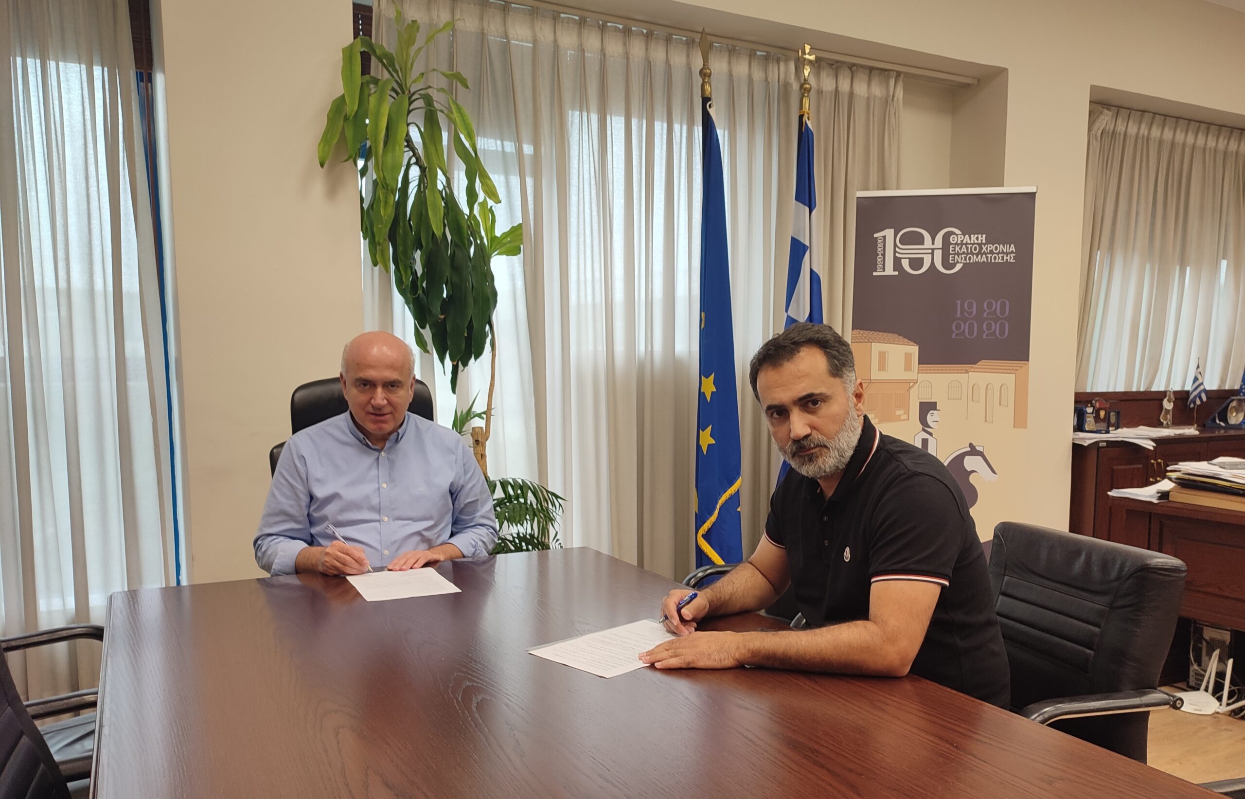Υπογράφηκαν από τον Περιφερειάρχη ΑΜΘ Χρήστο Μέτιο τρεις νέες συμβάσεις έργων για τη Δράμα και τη Ροδόπη Υπογράφηκαν από τον Περιφερειάρχη ΑΜΘ Χρήστο Μέτιο τρεις νέες συμβάσεις έργων για τη Δράμα και τη Ροδόπη