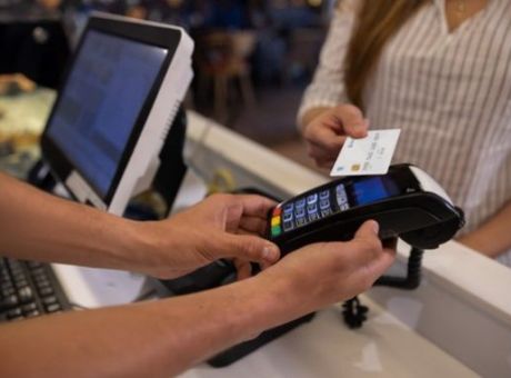 ΑΑΔΕ: Ηλεκτρονικό «φακέλωμα» σε όλα τα POS της χώρας ΑΑΔΕ: Ηλεκτρονικό «φακέλωμα» σε όλα τα POS της χώρας