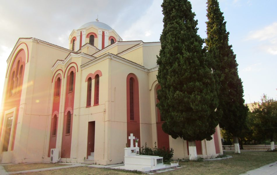 Αρτοκλασία από τον Σύλλογο Συνοικισμού του Σταθμού Κομοτηνής Αρτοκλασία από τον Σύλλογο Συνοικισμού του Σταθμού Κομοτηνής