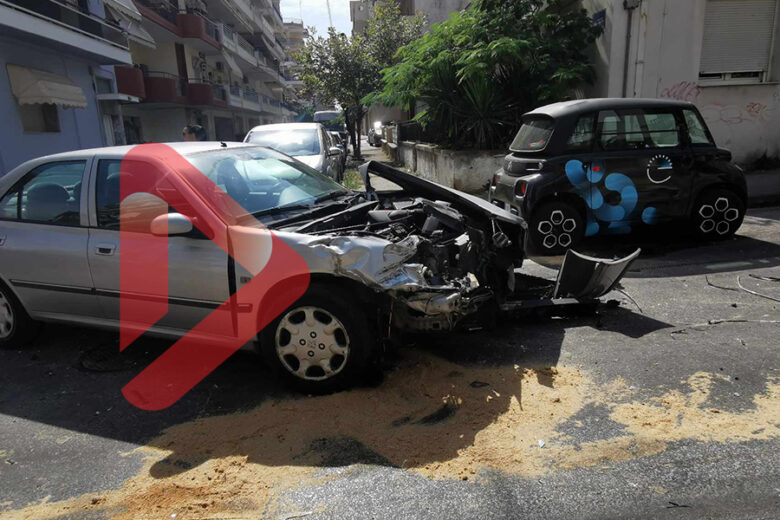 Ξάνθη: Αυτοκίνητο συγκρούστηκε με στρατιωτικό όχημα Ξάνθη: Αυτοκίνητο συγκρούστηκε με στρατιωτικό όχημα