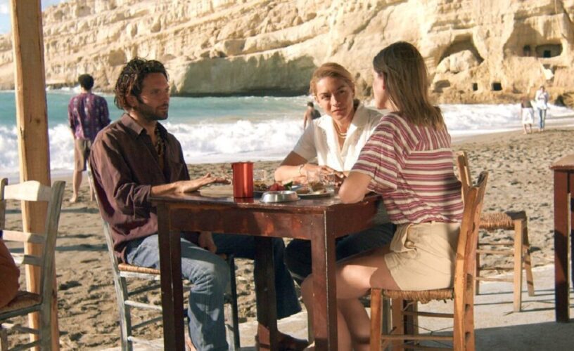 Η παραλία: Ο Χάρι τον σώζει από βέβαιο θάνατο Η παραλία: Ο Χάρι τον σώζει από βέβαιο θάνατο