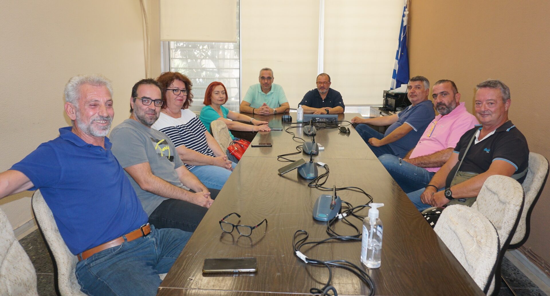 Συνάντηση του Διοικητικού Συμβουλίου του Ενιαίου Συλλόγου Δημοτικών Υπαλλήλων Ροδόπης με το δήμαρχος Γιάννη Γκαράνη Συνάντηση του Διοικητικού Συμβουλίου του Ενιαίου Συλλόγου Δημοτικών Υπαλλήλων Ροδόπης με το δήμαρχος Γιάννη Γκαράνη