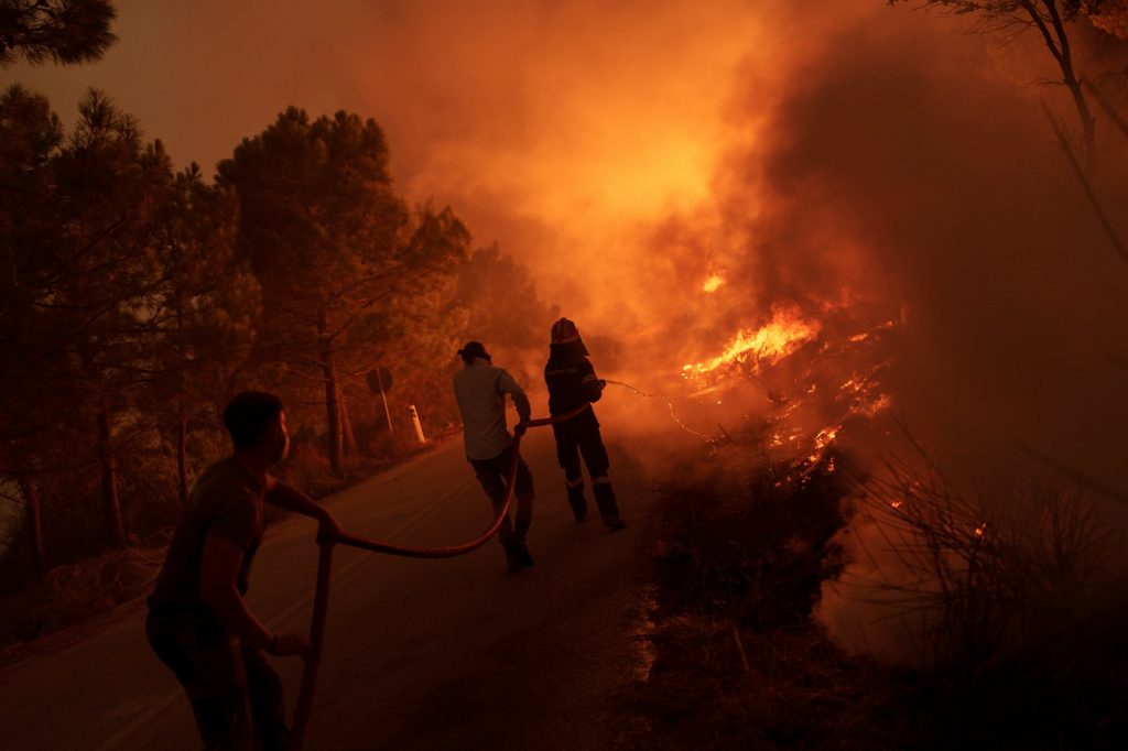 Εκδήλωση βράβευσης από την Π.Ε. Ροδόπης εθελοντικών ομάδων για την προσφορά τους στις πυρκαγιές του Αυγούστου 2023 Εκδήλωση βράβευσης από την Π.Ε. Ροδόπης εθελοντικών ομάδων για την προσφορά τους στις πυρκαγιές του Αυγούστου 2023