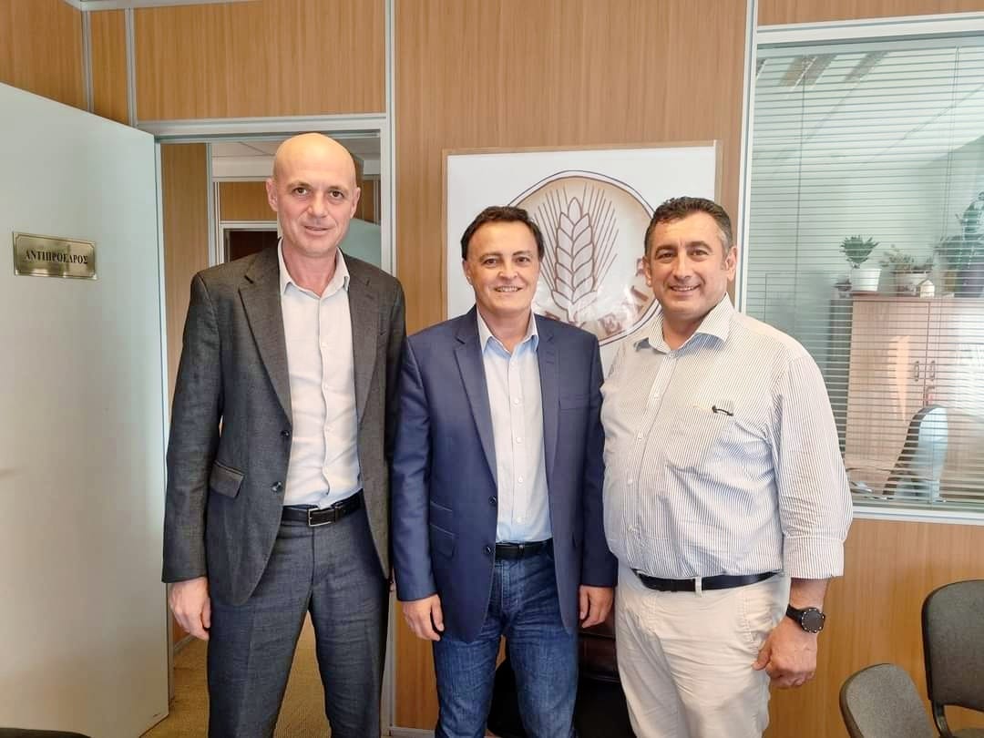 Συνάντηση εκπροσώπων του Συνεταιρισμού Καπνοπαραγών Θράκης με τον Κομοτηναίο αντιπρόεδρο ΟΠΕΚΕΠΕ Κυριάκο Μπαμπασίδη Συνάντηση εκπροσώπων του Συνεταιρισμού Καπνοπαραγών Θράκης με τον Κομοτηναίο αντιπρόεδρο ΟΠΕΚΕΠΕ Κυριάκο Μπαμπασίδη