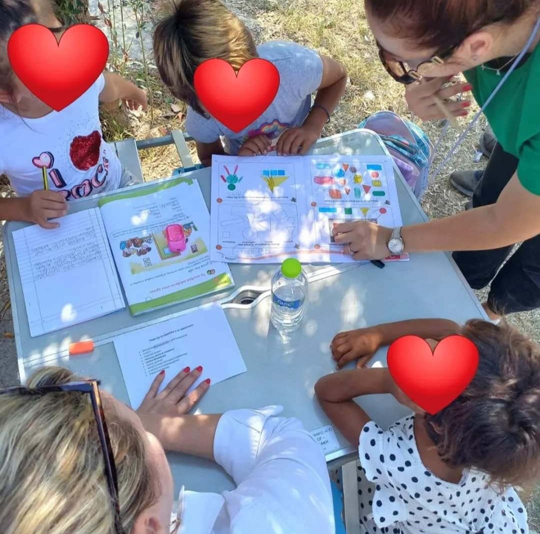 «Το MobileSchoolΤαξιδεύει» της Ένωσης Κυριών Δράμας-Σ.Α.Φ. «Το MobileSchoolΤαξιδεύει» της Ένωσης Κυριών Δράμας-Σ.Α.Φ.