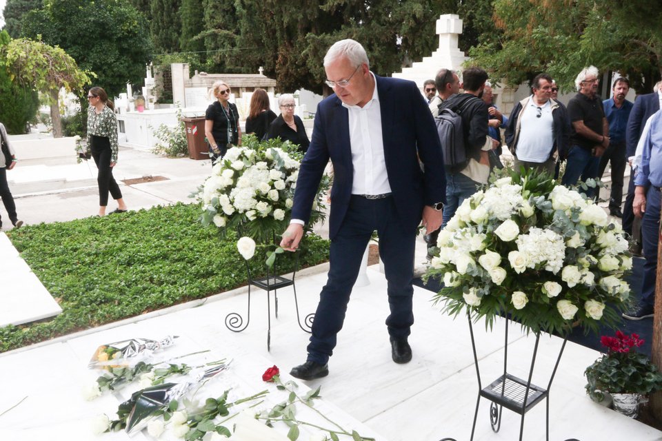 Στο διετές μνημόσυνο της Φώφης Γεννηματά παρέστη ο βουλευτής ΠΑΣΟΚ-ΚΙΝΑΛ Ν.Ροδόπης, Ιλχάν Αχμέτ Στο διετές μνημόσυνο της Φώφης Γεννηματά παρέστη ο βουλευτής ΠΑΣΟΚ-ΚΙΝΑΛ Ν.Ροδόπης, Ιλχάν Αχμέτ