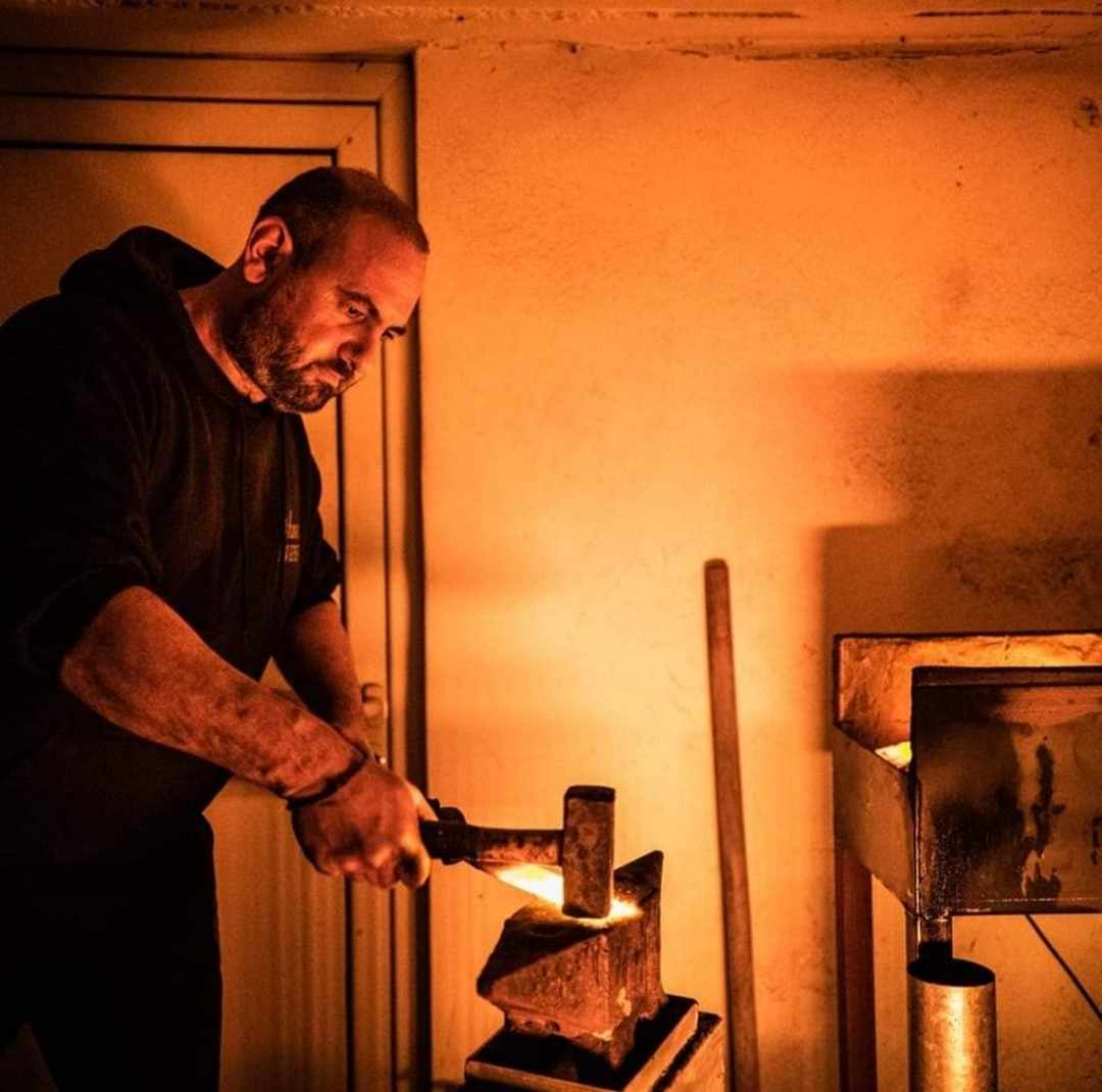 Κυριάκος Παπαδόπουλος: Μια βόλτα στα άδυτα της τέχνης του κρητικού μαχαιριού (φωτος+video) Κυριάκος Παπαδόπουλος: Μια βόλτα στα άδυτα της τέχνης του κρητικού μαχαιριού (φωτος+video)