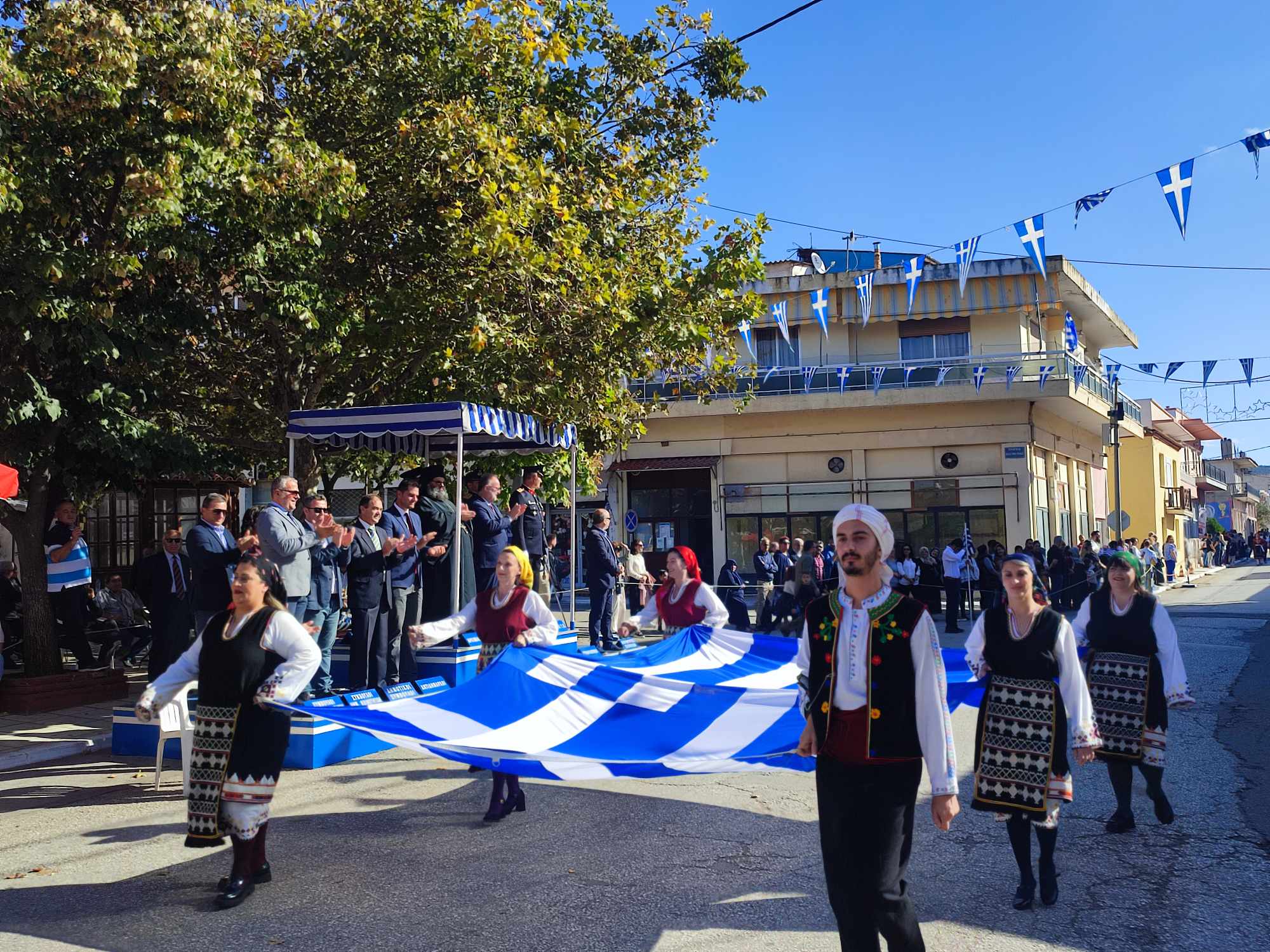 ΜΕ ΛΑΜΠΡΟΤΗΤΑ ΕΟΡΤΑΣΤΗΚΕ Η ΕΘΝΙΚΗ ΕΠΕΤΕΙΟΣ ΣΤΟΝ ΔΗΜΟ ΜΑΡΩΝΕΙΑΣ-ΣΑΠΩΝ ΜΕ ΛΑΜΠΡΟΤΗΤΑ ΕΟΡΤΑΣΤΗΚΕ Η ΕΘΝΙΚΗ ΕΠΕΤΕΙΟΣ ΣΤΟΝ ΔΗΜΟ ΜΑΡΩΝΕΙΑΣ-ΣΑΠΩΝ
