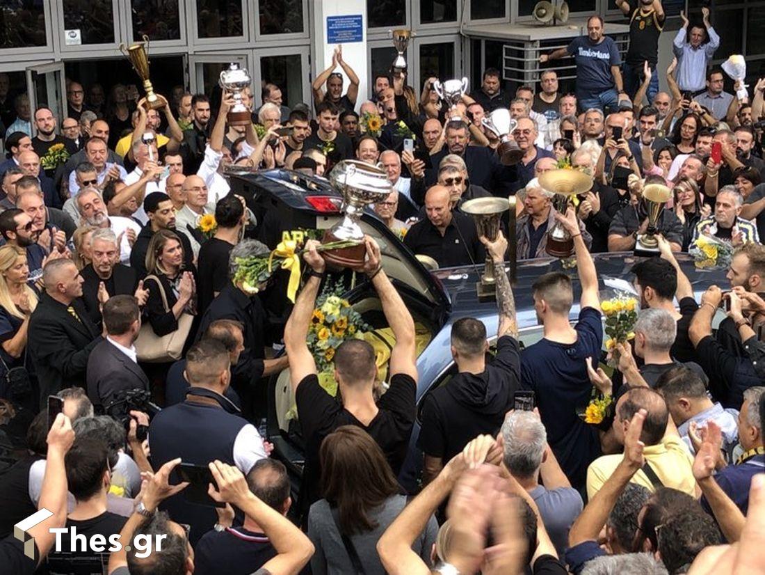 Θεσσαλονίκη: Ρίγη συγκίνησης για τον Γιάννη Ιωαννίδη-Η τελευταία “βόλτα” του κόουτς στο Αλεξάνδρειο  Μέλαθρο (φωτος+videos)