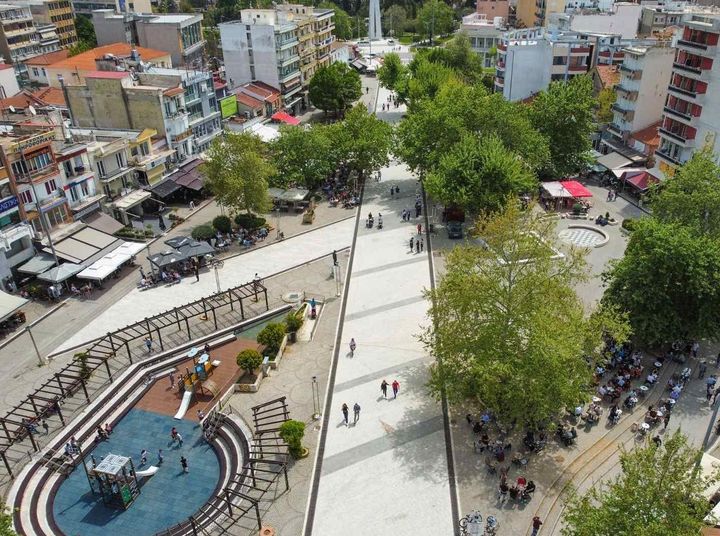 Πρόσκληση σε επαγγελματίες για μίσθωση κοινόχρηστων χώρων στην πλατεία Ειρήνης Πρόσκληση σε επαγγελματίες για μίσθωση κοινόχρηστων χώρων στην πλατεία Ειρήνης