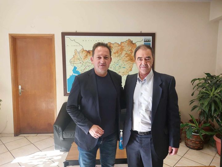 Ο Απόστολος Ιωάννου συναντήθηκε με τον Στέλιο Πέτσα Ο Απόστολος Ιωάννου συναντήθηκε με τον Στέλιο Πέτσα