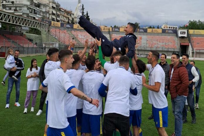 Ο Νίκος Καραμπετάκης από το Κόσοβο έρχεται στην Κομοτηνή για τον Πανθρακικό! Ο Νίκος Καραμπετάκης από το Κόσοβο έρχεται στην Κομοτηνή για τον Πανθρακικό!