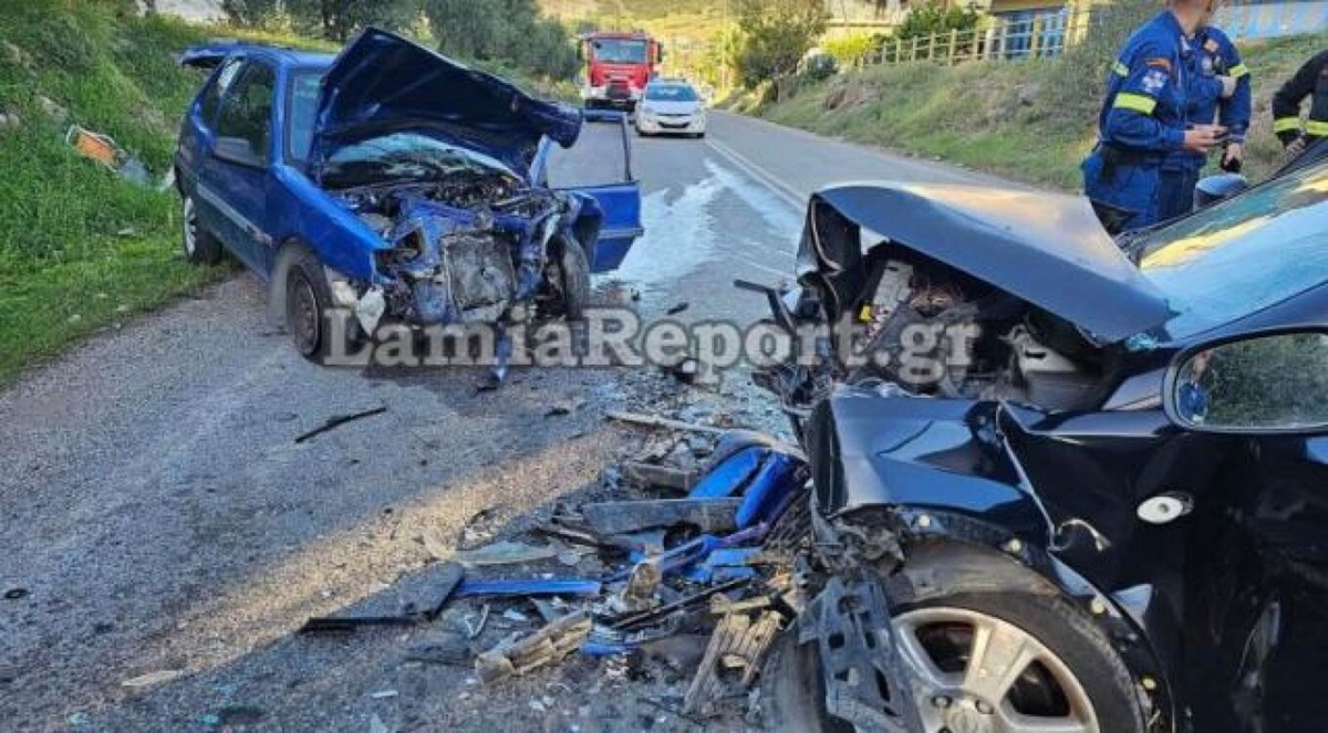 Λαμία: Σοβαρός τραυματισμός τριών ατόμων από σύγκρουση δύο Ι.Χ. Λαμία: Σοβαρός τραυματισμός τριών ατόμων από σύγκρουση δύο Ι.Χ.