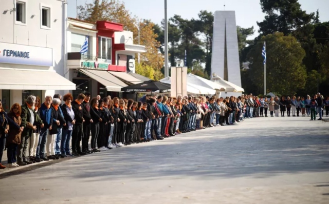 Κομοτηνή: Όλη η Θράκη ένας κύκλος στην κεντρική πλατεία της πόλης Κομοτηνή: Όλη η Θράκη ένας κύκλος στην κεντρική πλατεία της πόλης