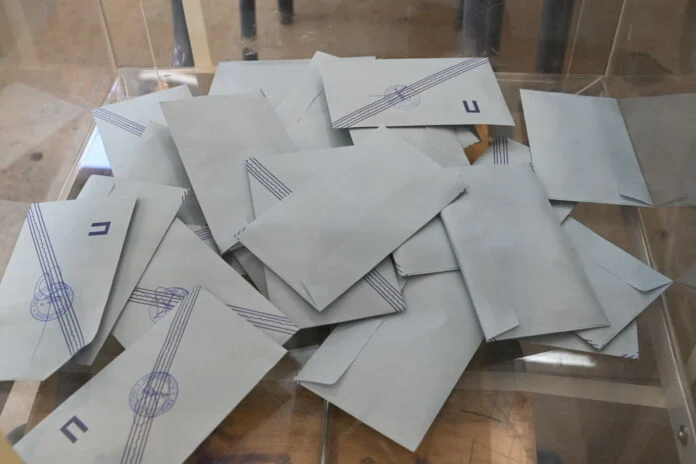 Ποιοι είναι οι μισθοί δημάρχων, αντιδημάρχων και προέδρων δημοτικών συμβουλίων σε όλη την Ελλάδα Ποιοι είναι οι μισθοί δημάρχων, αντιδημάρχων και προέδρων δημοτικών συμβουλίων σε όλη την Ελλάδα